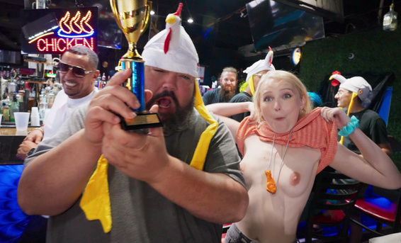 Чувак публично выебал сестру друга на вечеринке в честь его Дня рождения