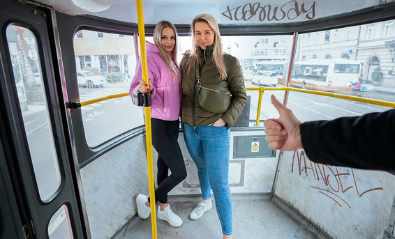 Пухлая лесби Никки Дрим за деньги трахается на глазах у своей девушки