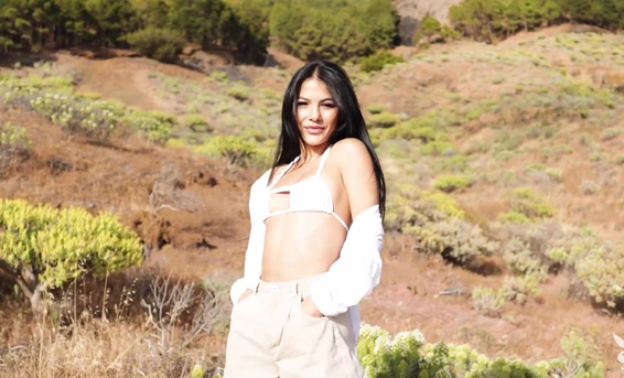 Эротическое поздравление с Днем Земли от красоток журнала Playboy