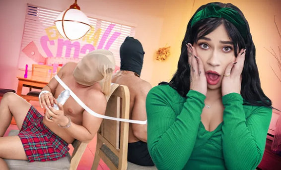 Делайла Даггер трахается с грабителем в секс пародии на «Один дома»