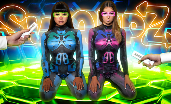 Секс роботы с ИИ: два друга трахаются с прототипами сводных сестренок