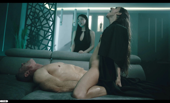 Голодная пизда суккуба сожрала мужа-изменщика японки Рикако Катаяма