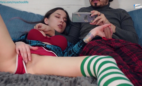 Русские сводные брат и сестра трахаются после совместного просмотра порно