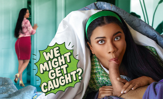 Черная падчерица Амина Грин тайком от матери трахается с отчимом