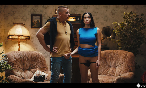 Турист остановил время и трахнул сексуальную девушку гида Клеа Готье