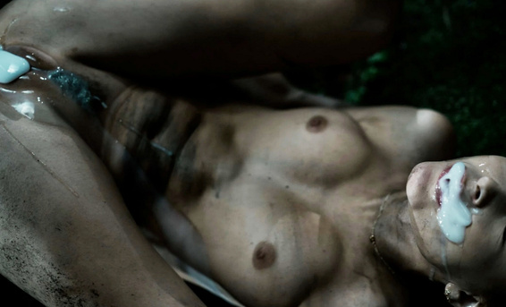 Прогулка в осеннем лесу завершилась для Келли Коллинз еблей с монстром