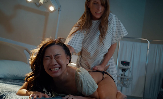 Фута утопия без мужчин (эпизод 2) - Фута крошка ебет в больнице подругу