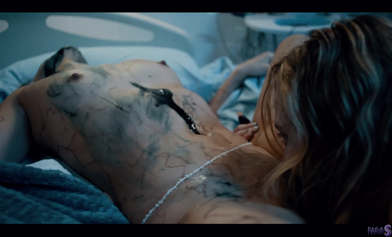 Зараженная медсестра Блейк Блоссом напала на писю агента ФБР Кимми Кимм