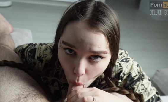 Сводный брат кончил в рот красивой сестре с косичками после минета